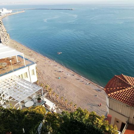Il Sogno... Acomodação com café da manhã Salerno Exterior foto